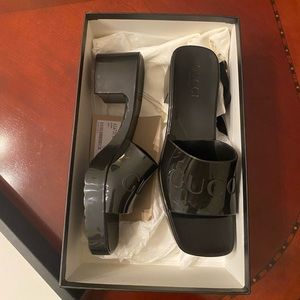 Gucci black jelly sandal. Size 8